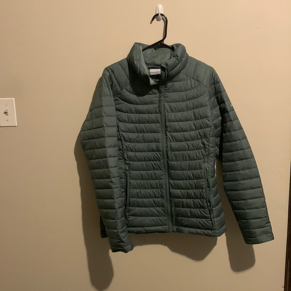 LIKE NEW Columbia waist-length winter coat
